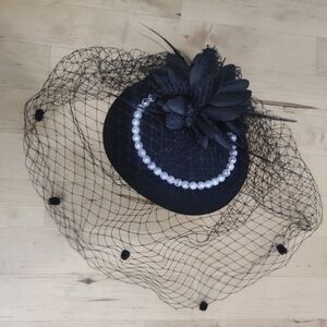 Elegant Black Fascinator with Pearls